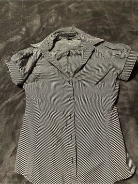 Express Striped Button-Up Shirt - Black & White
